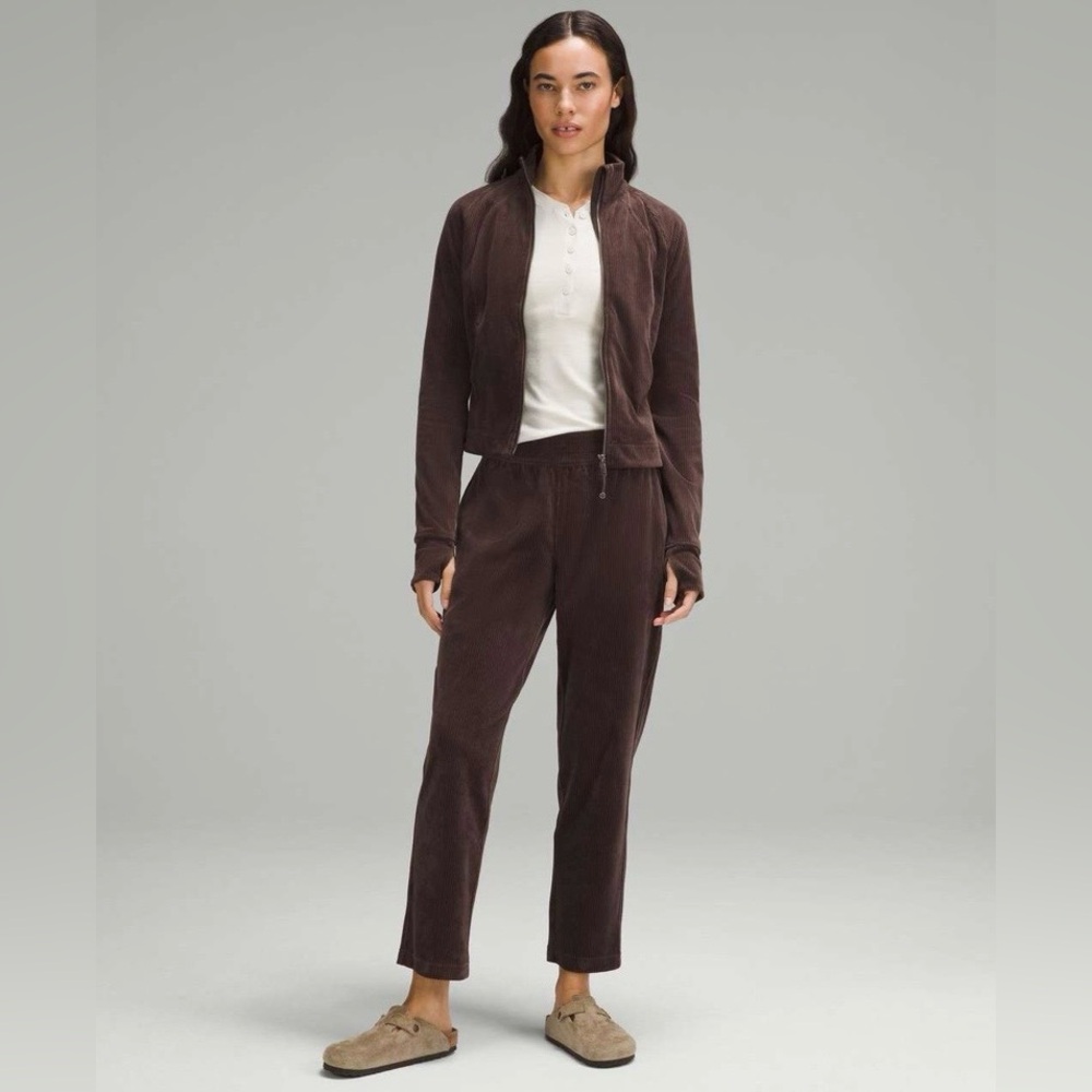 NWT Lululemon Scuba Straight-Leg 7/8 Pant *Velvet Cord Espresso Size 6